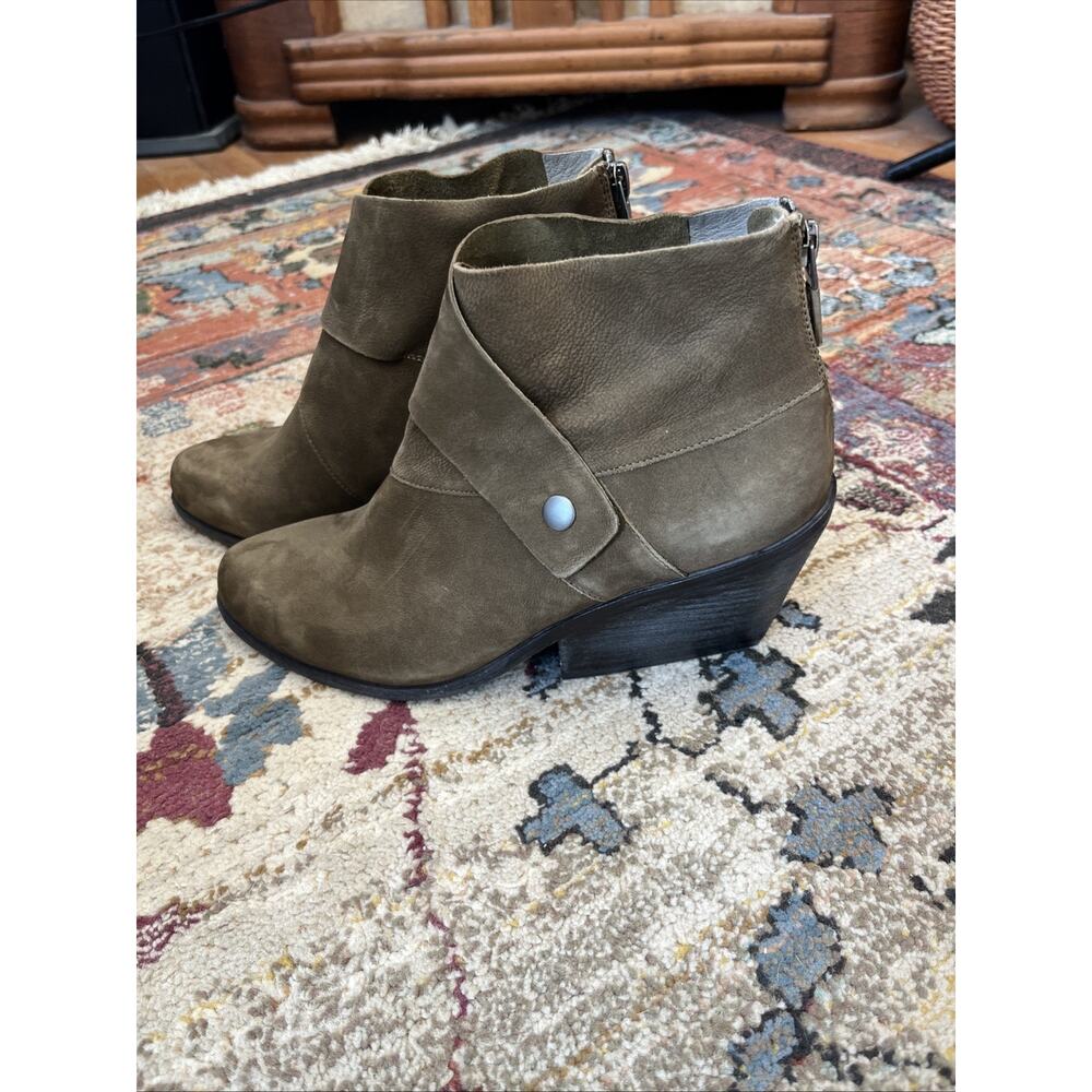 Eileen Fisher 9 Brown Billie Tag Leather Back Zip Block Heel Booties Boots $198 - Picture 4 of 12